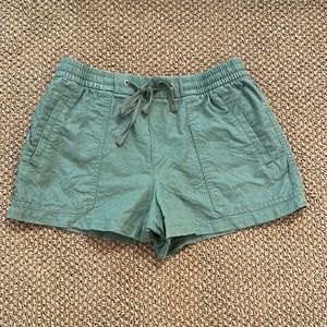 Gap Xs drawstring 2" shorts
